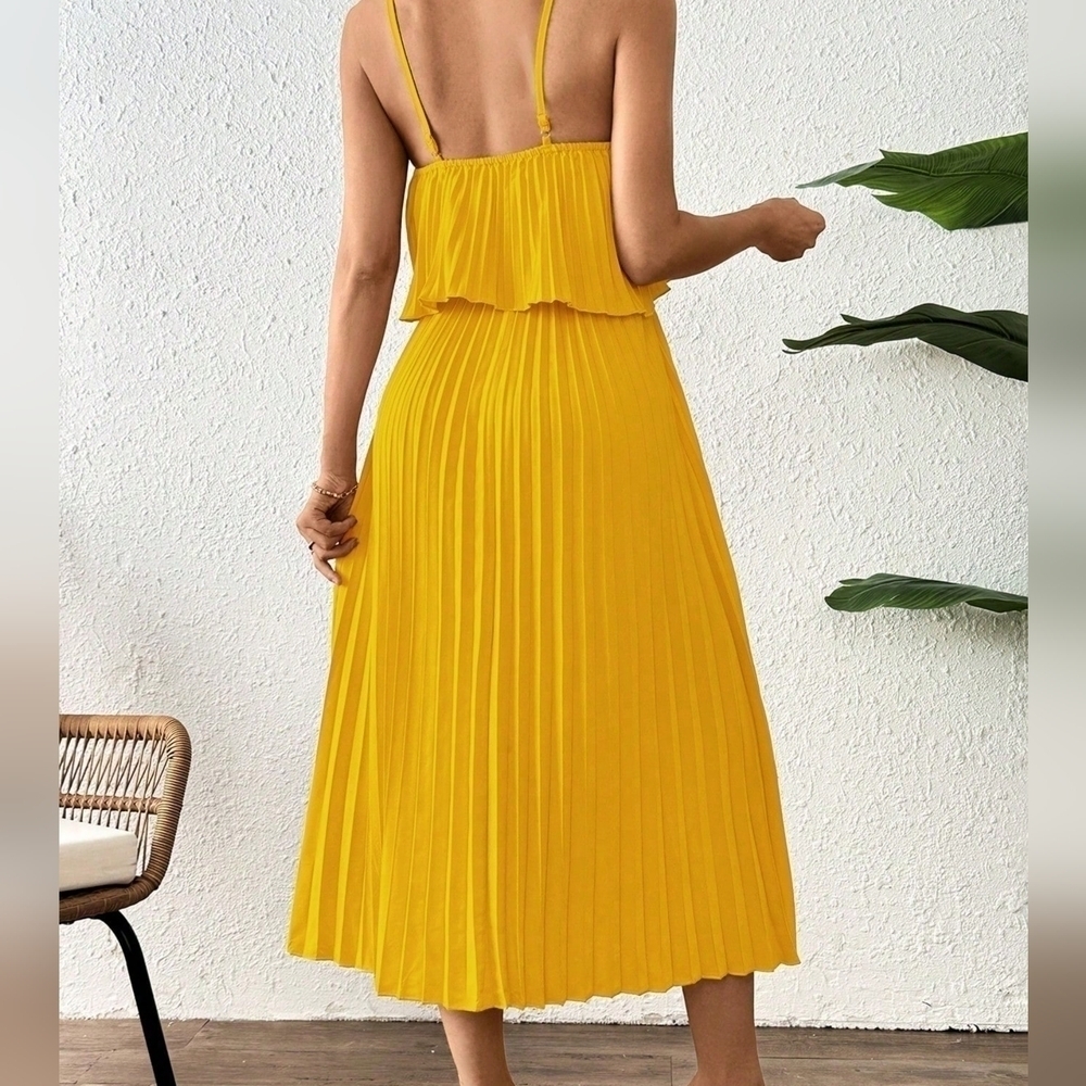 Solid Color Pleated Woven Sling Dress For Summer - Picture 5 of 5